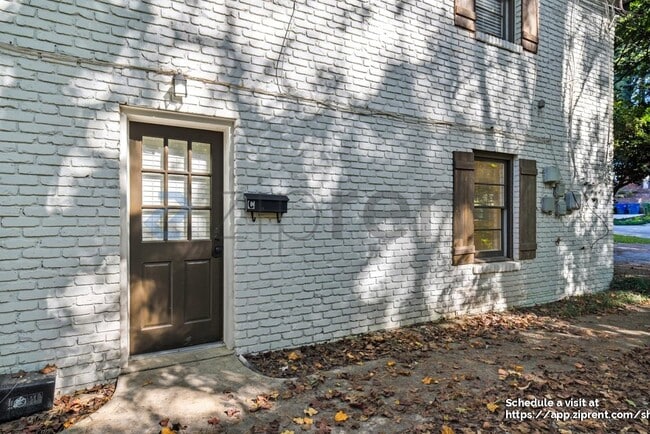 Photo - 792 Marstevan Dr NE