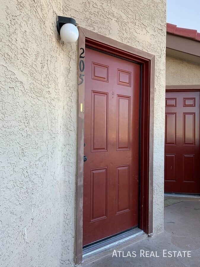 Photo - 4828 W Orangewood Ave