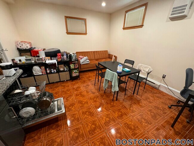 Photo - 69 Babcock St Unit 7