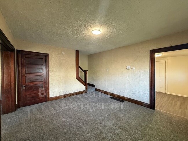 Photo - 200 Hart St
