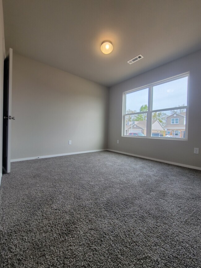 Photo - 1741 Hermitage Dr