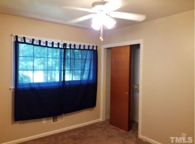 Photo - 604 Maple Ln