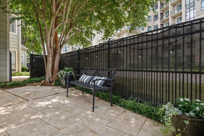 Photo - 6310 Arnot St