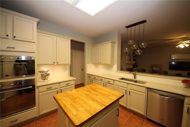 Photo - 12517 Sir Christophers Cove