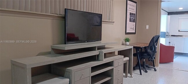 Photo - 6761 Branch St