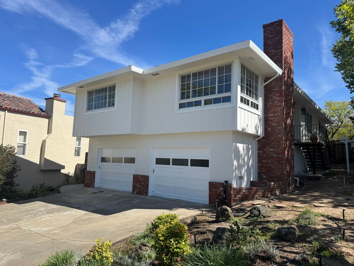 Updated Corner-Lot Home Near Downtown Millbrae with Spacious Living Areas and Wraparound Yard - Updated Corner-Lot Home Near Downtown Millbrae with Spacious Living Areas and Wraparound Yard
