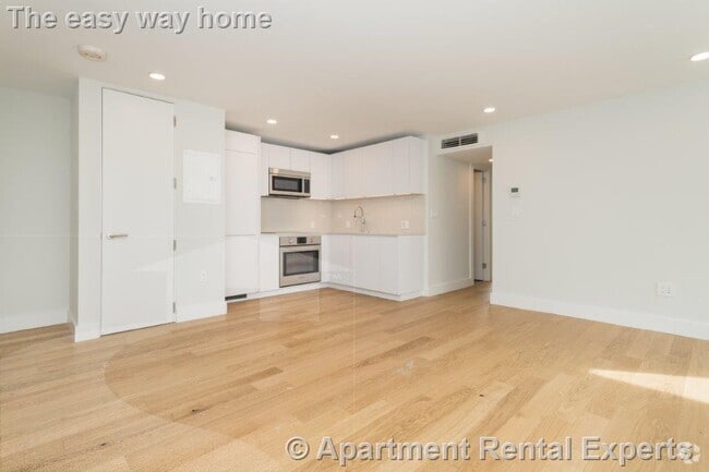 Building Photo - 334 Harvard St Unit #K2 Rental