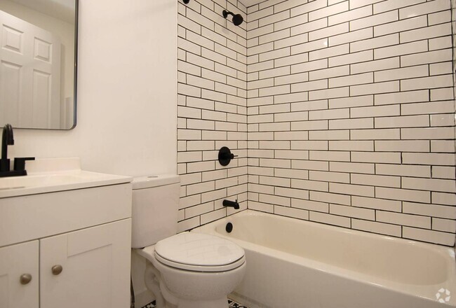 Building Photo - 37 S Perry St Rental