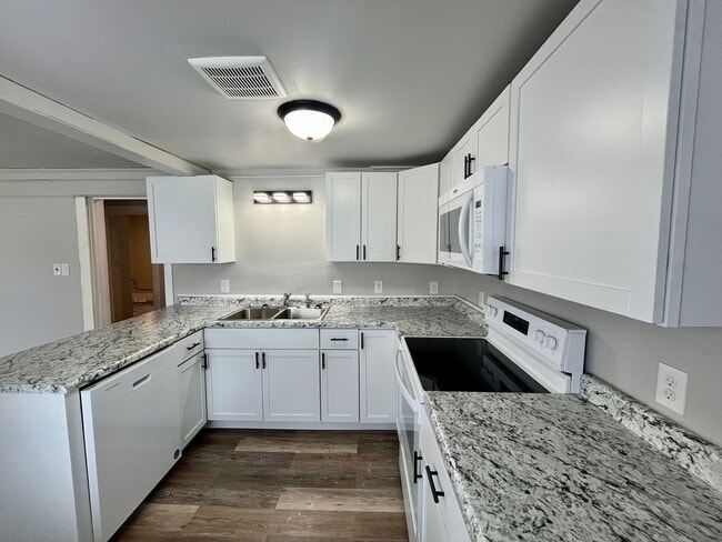 Photo - 727 Washington St Unit Upper