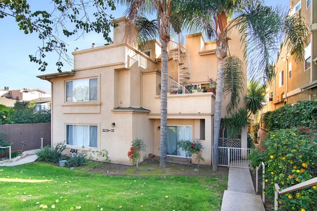 ***PACIFIC BEACH LIVING***2 BED 2.5 BATH**... - ***PACIFIC BEACH LIVING***2 BED 2.5 BATH**... Condo