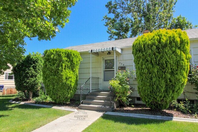 224 Jadwin Ave - 224 Jadwin Ave Condo