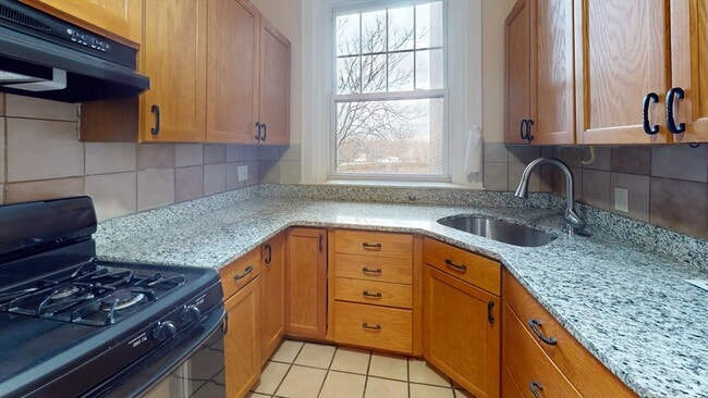 Building Photo - 10 Jamaicaway Unit 24