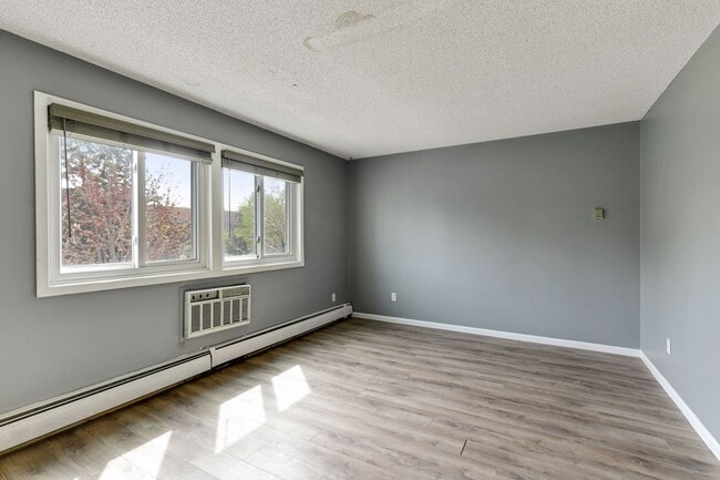 Photo - 2616 Harriet Ave Unit 319