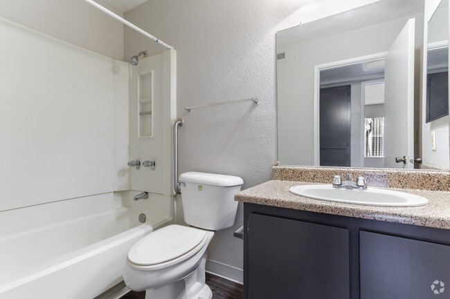 Photo - Carmel Pointe