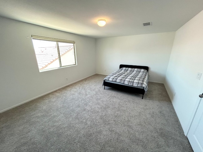 Photo - 5676 Golden Orch St