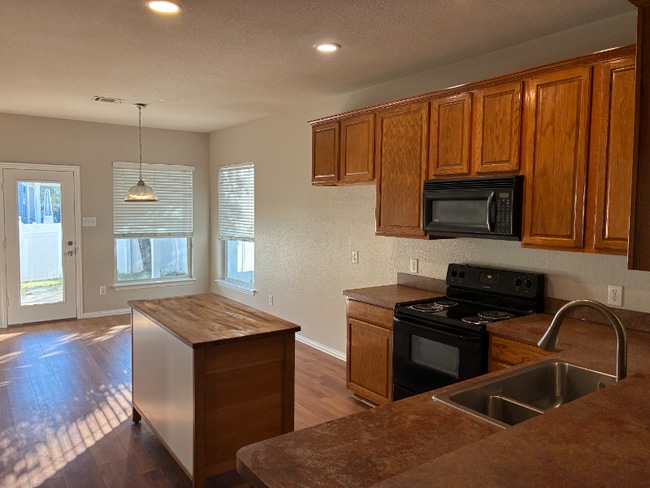 Photo - 1336 Kingston Pl