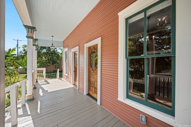 Photo - 312 Leigh St