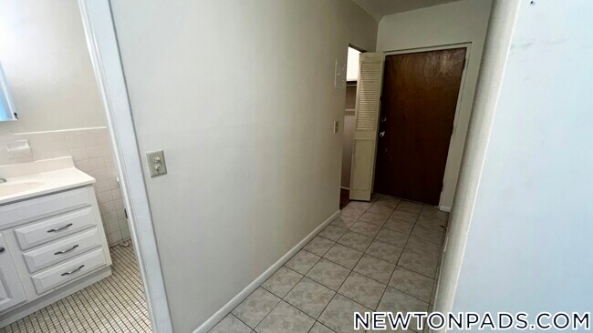 Photo - 175 Adams St Unidad 17