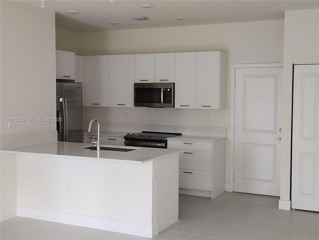 Photo - 8040 NW 42nd St