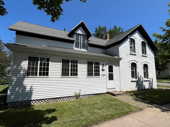Building Photo - 4 Bed 2 Bath Single Family Home in Wausau