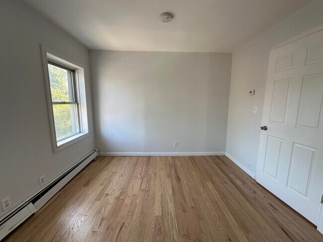 Photo - 297 4th St Unit 4