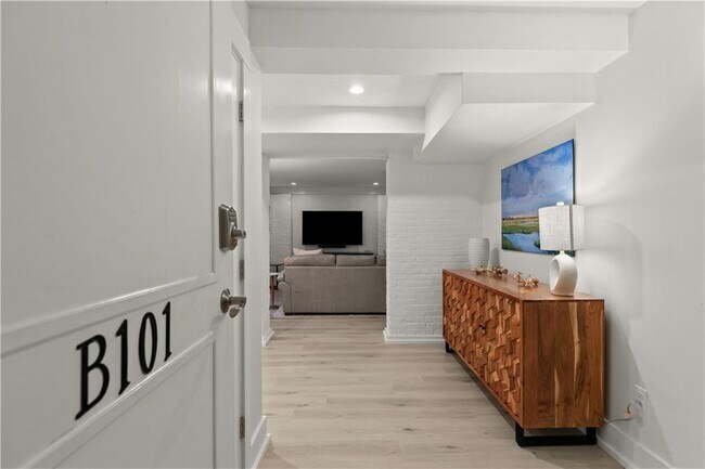 Photo - 426 Spring St