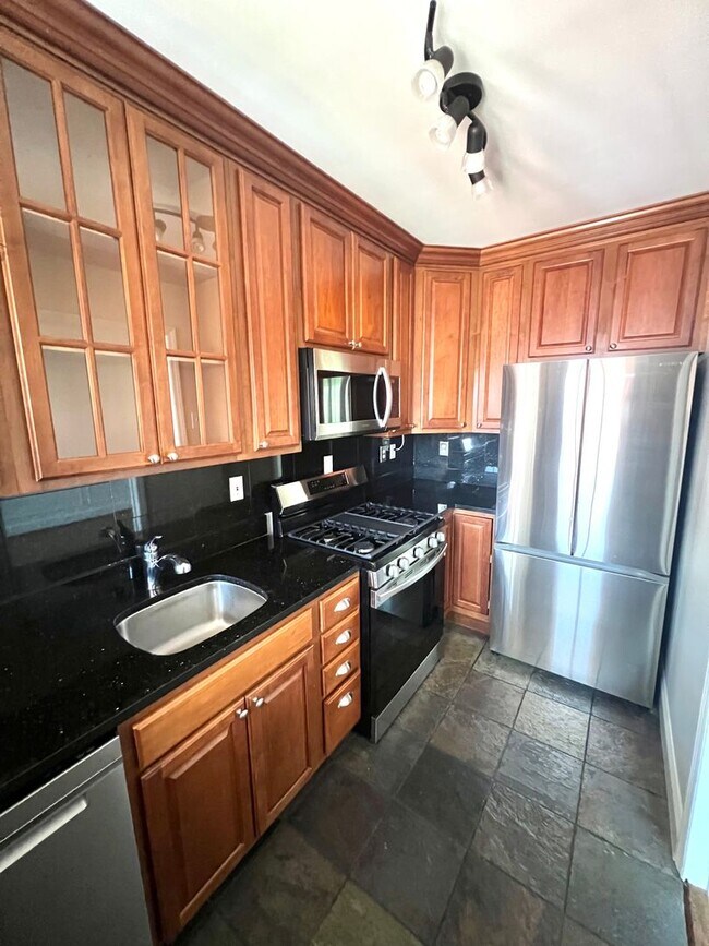 Photo - 817 Westwood Dr