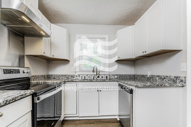 Photo - 107 Kensington Cir