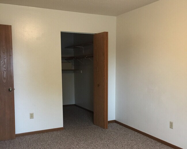 Photo - Cardinal Manor Apartments