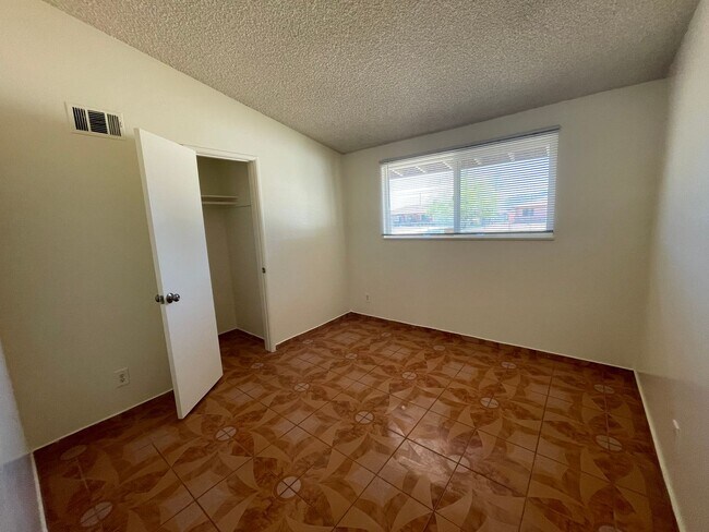 Photo - Apple Valley, 3 Bedroom, 2 Bathrooms, 1/2 ...