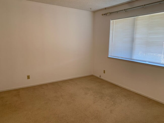 Photo - 6544 Stone Bridge Rd