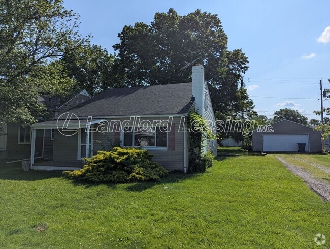 Building Photo - Spacious 3-Bedroom Home with 2-Car Garage ...