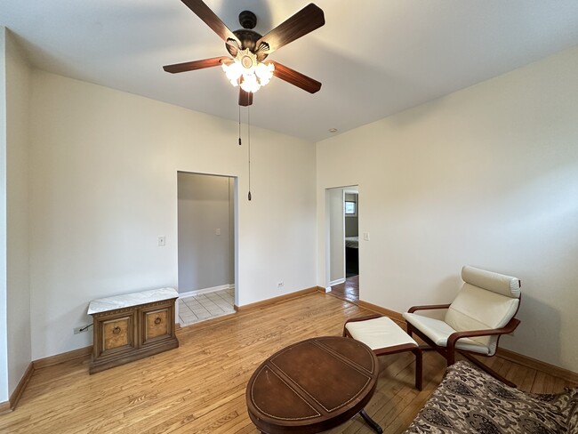 Photo - 1829 W Melrose St Unit A01W