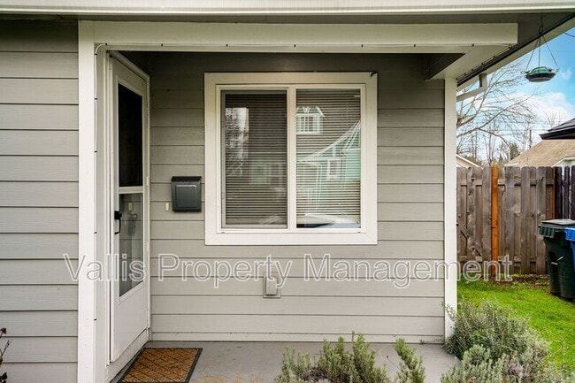 Photo - 1130 14th St NE