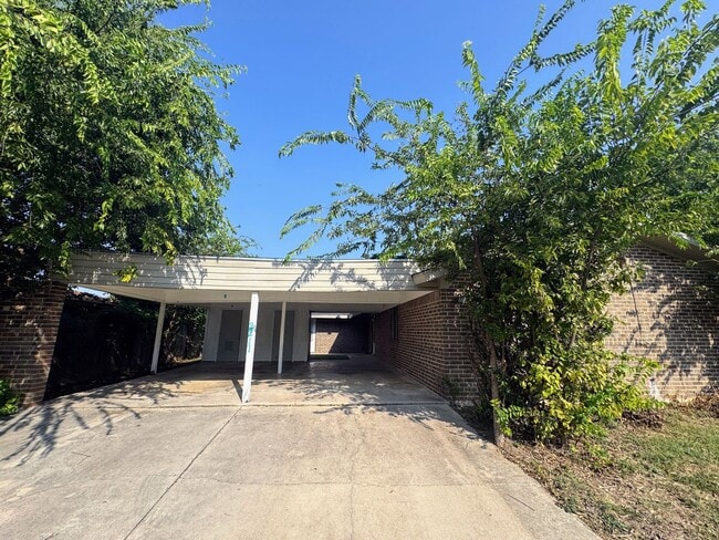 Photo - 2211 Wheeler Ave Unit Apt A