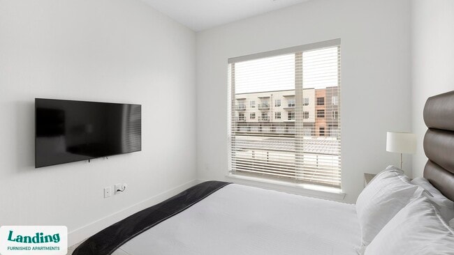 Building Photo - 650 E Sycamore St Rental