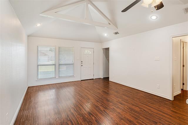 Photo - 410 Andrew Dr