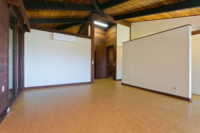 Photo - 2380 Round Top Dr