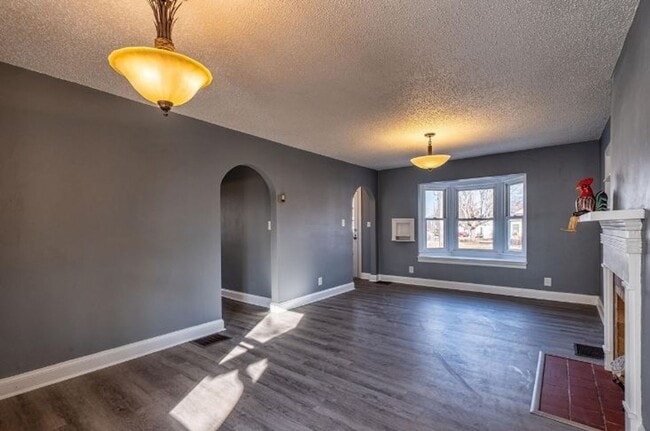 Photo - For Rent – 3-Bedroom Home with Basement & ...