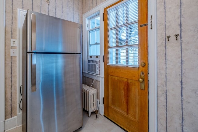 Photo - Cozy 2 Bedroom Apartment