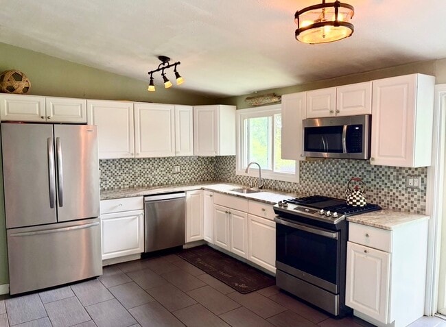 22 Cedarwood Ln