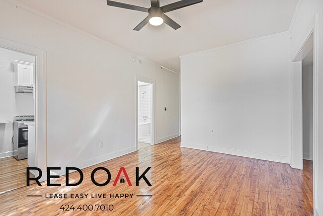 Photo - Stylish Studio with Exposed Red Brick, Sta... Unit 203