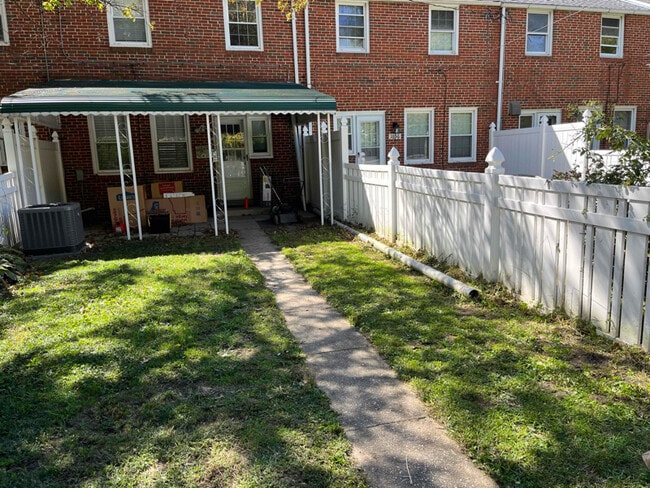 Photo - 1658 Thetford Rd