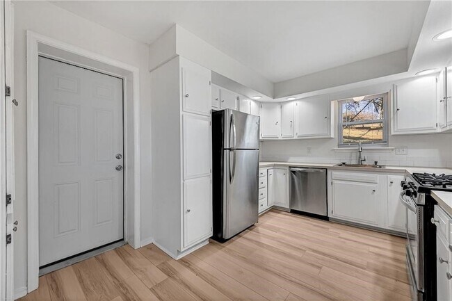 Photo - 14804 Dutchmans Dr Apartment