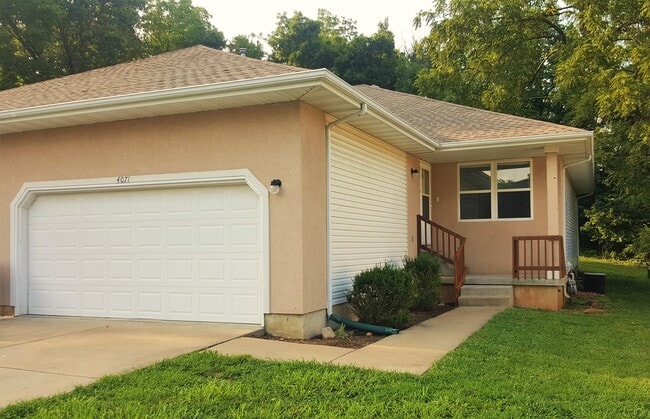 Photo - 4071 W Lombard St