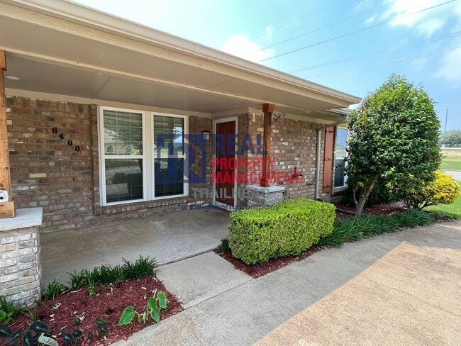 Building Photo - Great Location - 2 Bed/2 Bath - Move In Re... Rental