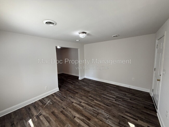 Photo - 806 Weedon St Unit A