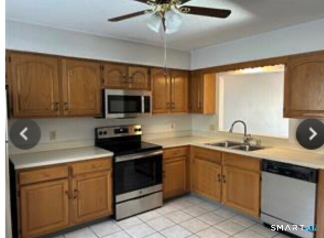 Photo - 329 Scott Rd Unit B8