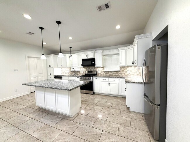 Photo - 5763 Westover St