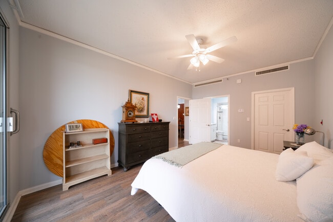 Photo - 1 Towers Park Ln Unidad 1614